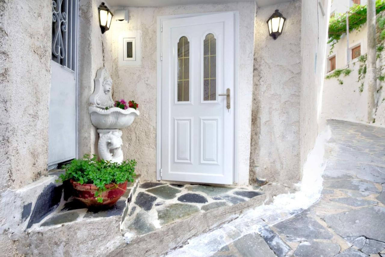 Παραδοσιακό Σπίτι Στο Χωριο Agioi Deka (Corfu) Exterior foto