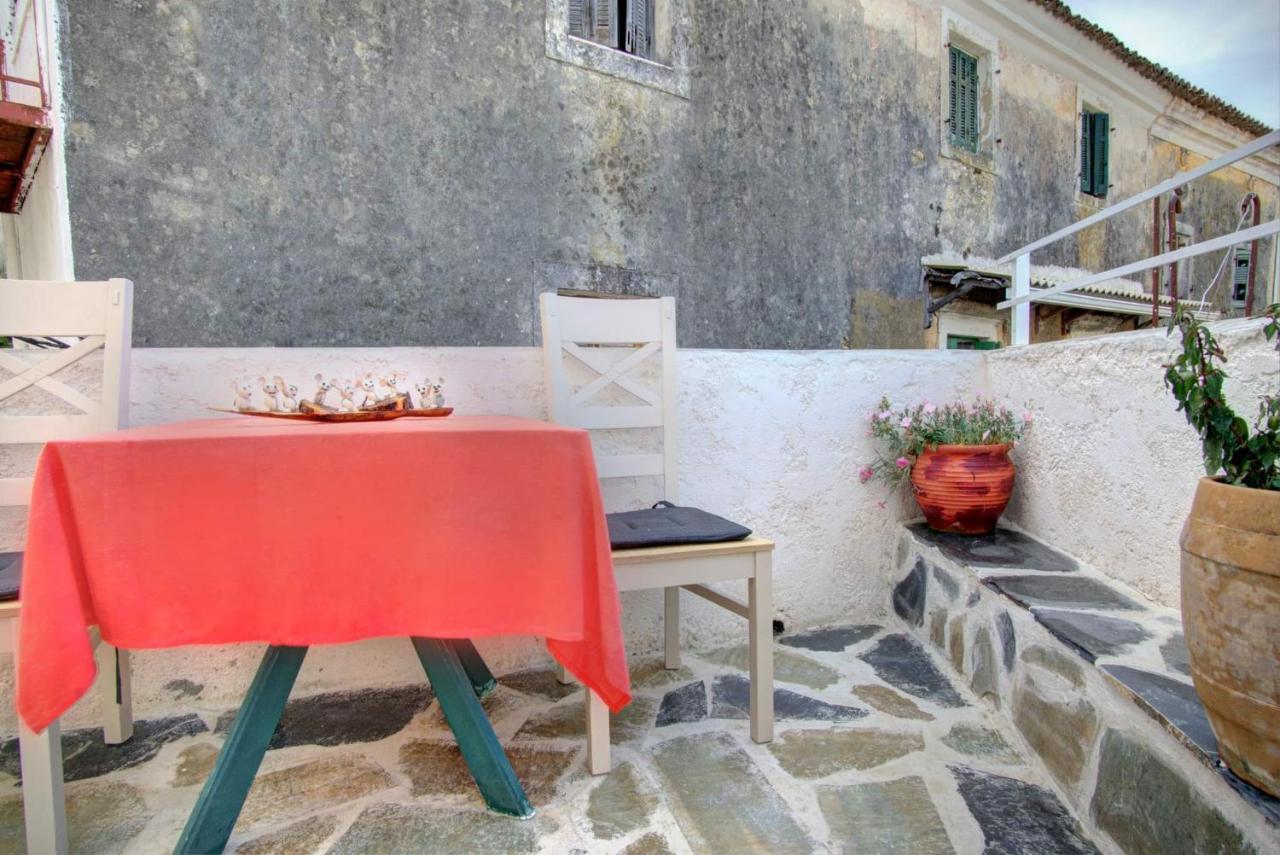 Παραδοσιακό Σπίτι Στο Χωριο Agioi Deka (Corfu) Exterior foto