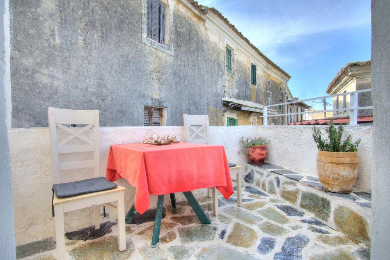 Παραδοσιακό Σπίτι Στο Χωριο Agioi Deka (Corfu) Exterior foto